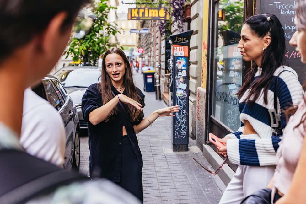 Budapest: Guided Foodie Walking Tour with Food and Drinks - Sit-down classics: nokedli and Flódni