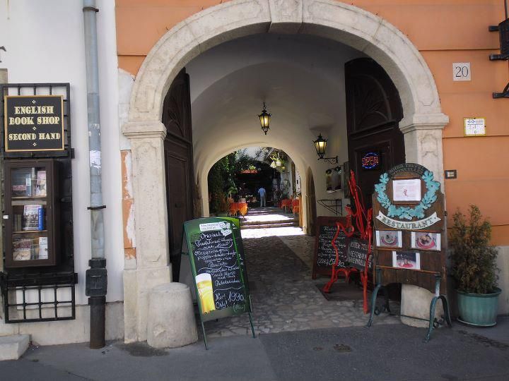 Budapest: Half-Day Highlights Small Group Private Tour - Buda Castle District Walk: Fisherman’s Bastion and Matthias Church Views
