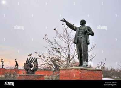 Budapest Half-Day Tour: Life Behind the Iron Curtain - Citadella and Gellert Hill: siege history plus the Liberty/Freedom Statue