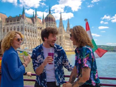 Budapest: Happy Hour Sightseeing Cruise - Where to meet Silverline Cruises near Elizabeth Bridge