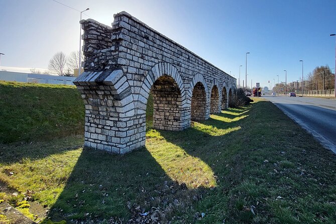 Budapest Hidden Gems - Roman Aquincum Private Tour - Meeting Point to Metro Exit: How the Route Plays Out