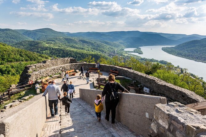 Budapest Hike to Visegrád Castle w or wo Sauna/Danube beach - Price and value: does $136 make sense for this specific day?