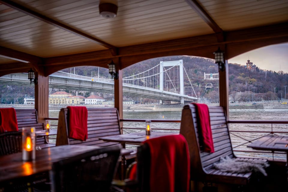 Budapest: Historic Cruise with Welcome Drink - The welcome drink and onboard comfort that actually matter