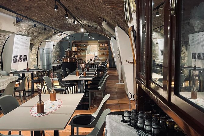 Budapest: Hungarian Folklore Dance Performance & Concert Ticket - Food and drink options: when the meal adds value (and when to keep it simple)