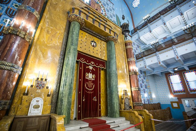 Budapest Jewish Cuisine & Culture Walk - Coffee Break and Then the Pálinka Finish at a Ruin Pub