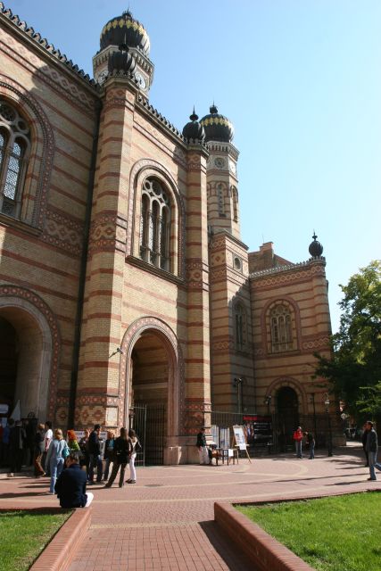 Budapest: Jewish Heritage Guided Tour with Synagogue Ticket - Key highlights at a glance