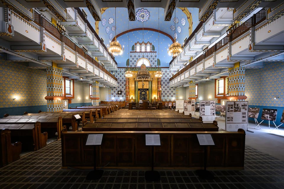 Budapest: Jewish History with Local Guide & Synagogue Ticket - Rumbach Synagogue Photo Stop and the Synagogue Triangle Logic