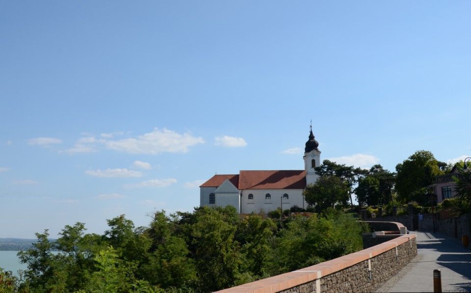 Budapest: Lake Balaton and Herend Full-Day Private Tour - Leaving Budapest for Lake Balaton, without the planning headache