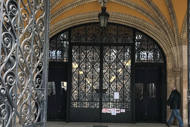 Budapest Market Tour & Home Cooking Class with local Chef & Guide - Pricing and booking signals: what $114 means in Budapest terms
