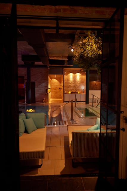Budapest: Massage 60/75/90 min +Unlimit Bath Mandala Day Spa - The included cocktail and massage chair: small adds, big payoff