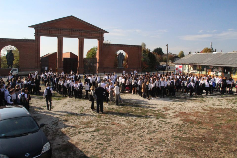 Budapest: Memento Park and Icons of Communism Guided Tour - Why Memento Park hits harder than you expect