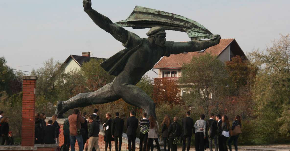 Budapest: Memento Park and Icons of Communism Guided Tour - The drive back to the city: quick scenic extras you might get