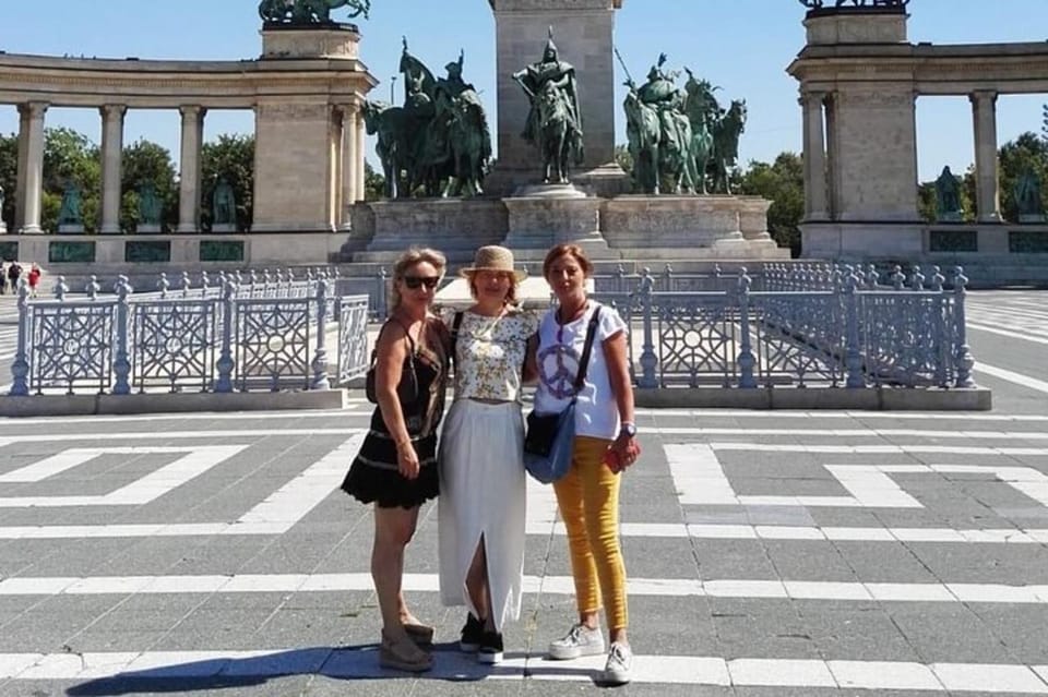 Budapest : Must-see attractions walking tour - Danube Embankment panoramas: the views you’ll keep using