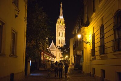 Budapest: Night Walking Tour with River Cruise and Wine - Meeting at the Hungarian State Opera House: the easiest start in town