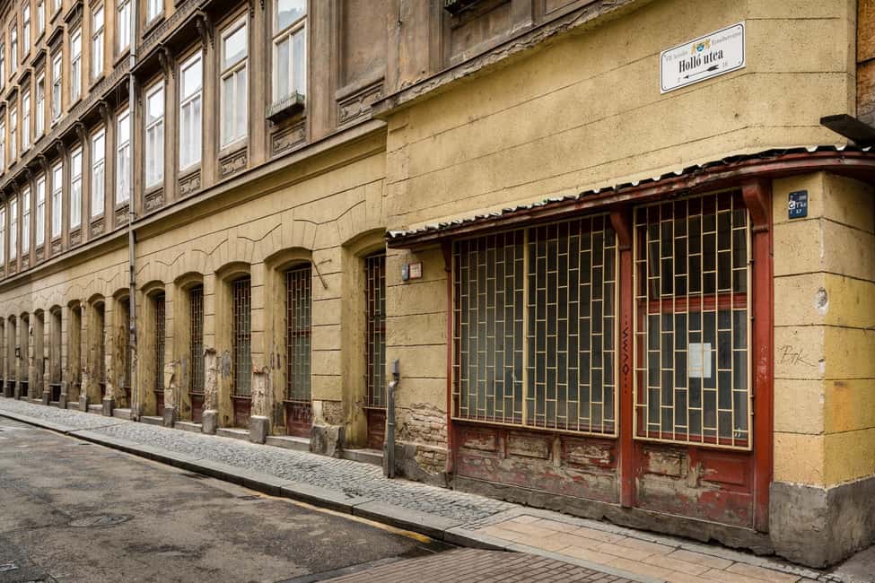 Budapest Old Jewish Quarter History Private Walking Tour - Why Budapest’s Old Jewish Quarter makes sense in two hours