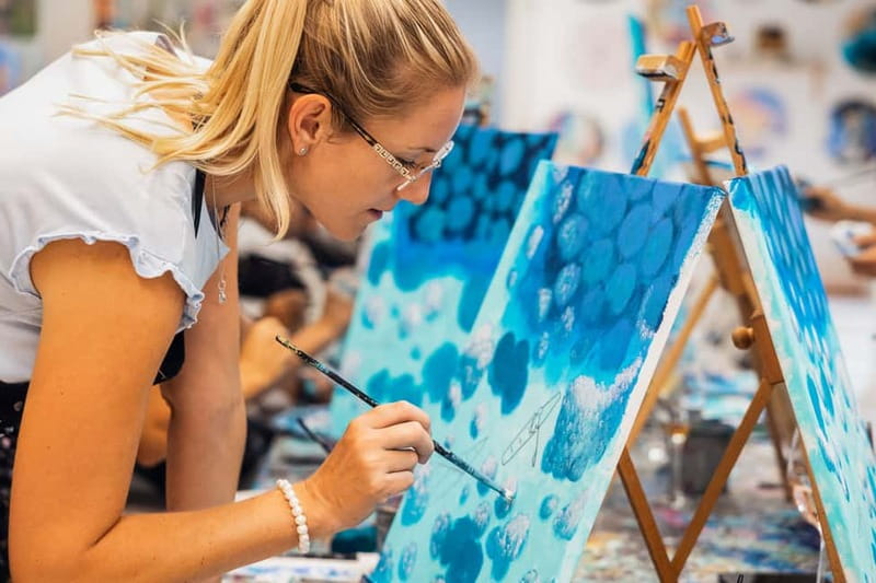 Budapest: Paint and sip experience - Paint, Wine, and a Budapest Souvenir in 2.5 Hours