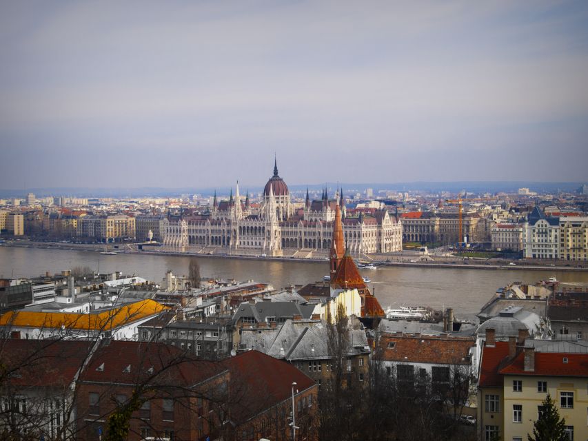 Budapest: Private 3-hour Guided City Tour by Bus - The Guide Experience: Personal Approach in Real Time
