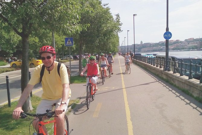 Budapest: Private Adventure Sightseeing Bicycle Tour - Castle Hill return: the closed-road downhill and the forest shortcut