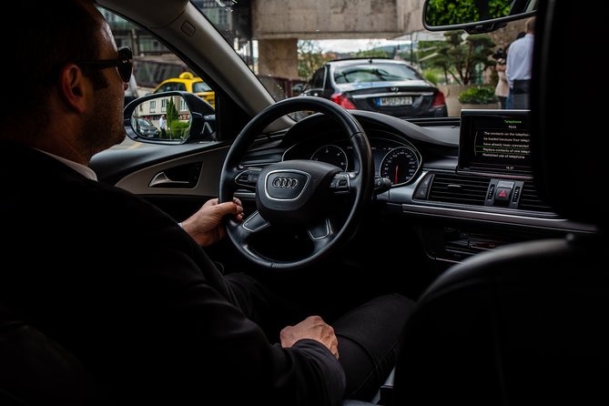 Budapest Private Airport Transfer in a Luxury Car - Driver behavior and in-car comfort: the details that earn trust