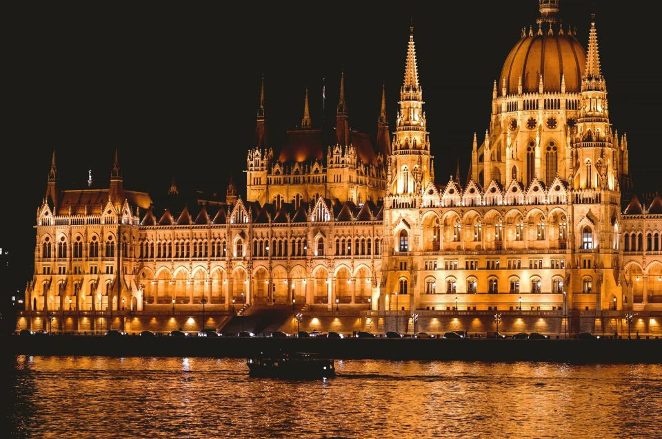 Budapest: Private Danube Yacht Cruise with Welcome Drink - Who this cruise fits best