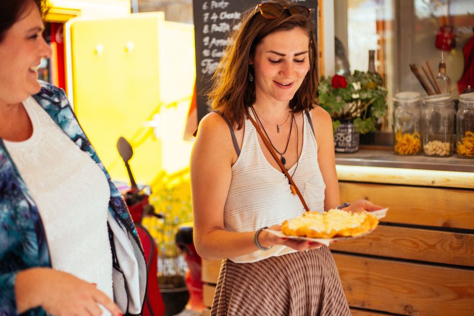 Budapest: Private Food Tour – 10 Tastings with Locals - Szimpla Kert Area: When Food Meets Budapest’s Creative Side