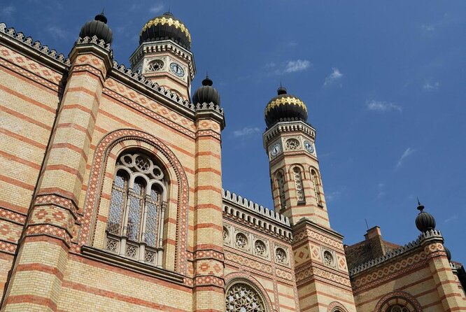 Budapest Private Luxury Sightseeing Tour with Guide and Transport - Entrance fees, walking limits, and how to pace your half day