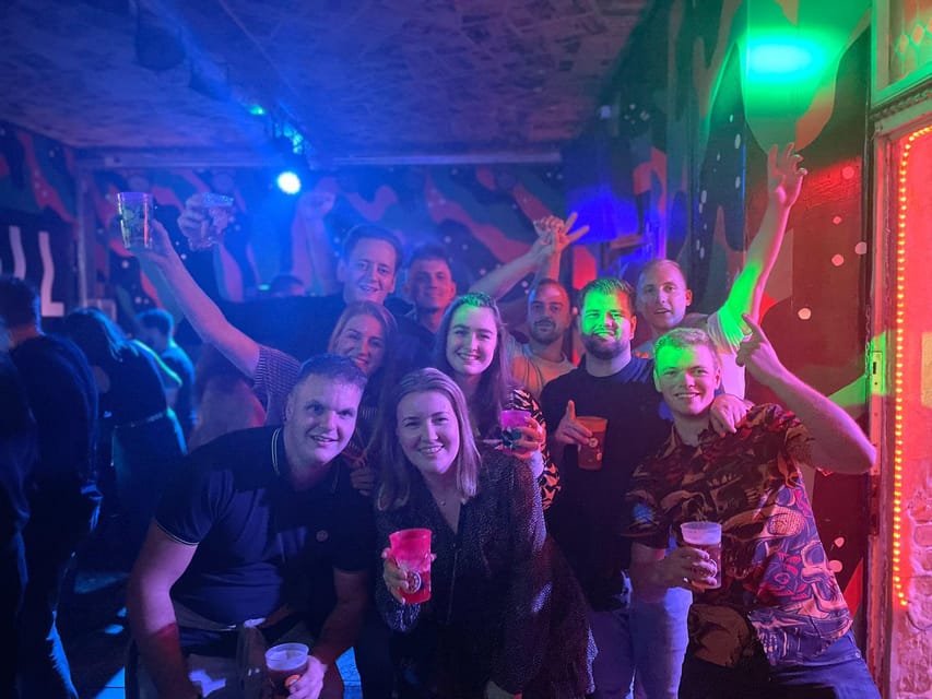 Budapest: Private, Personalized Pub Crawl, 3 drinks included - Entering the night: starting at Blaha Lujza tér