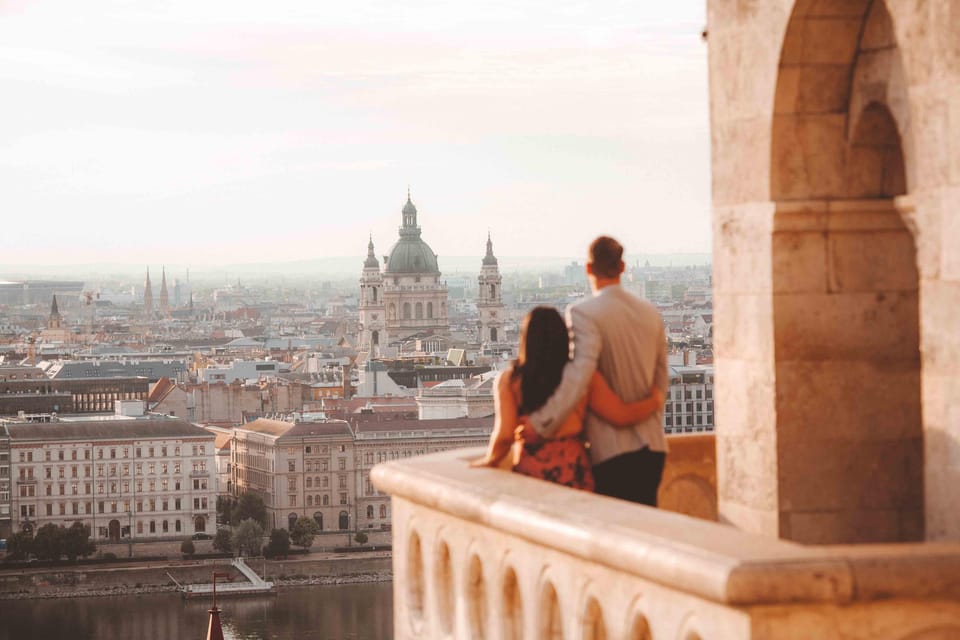 Budapest: Private Photoshoot & Sightseeing - How the Photoshoot Works Without Selfie Sticks