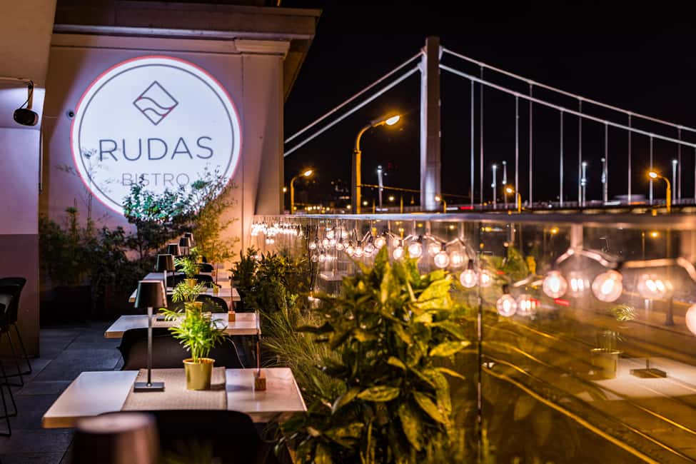 Budapest: Rudas Spa Entry with 3-Course Meal - Inside the pools: 42°C thermal comfort and the 11°C plunge test
