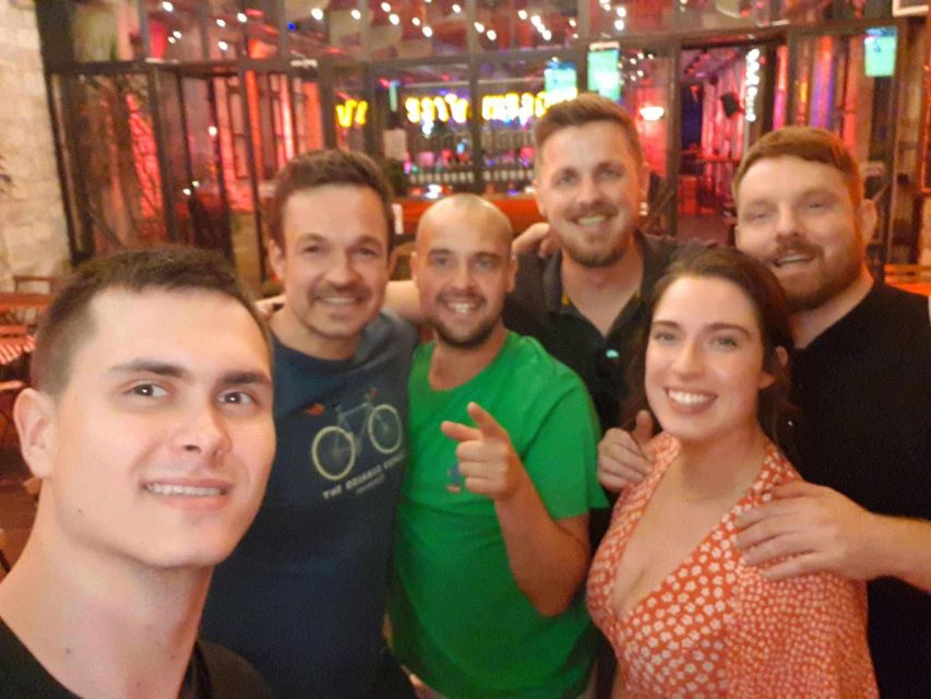 Budapest: Ruin Bar Pub Crawl with Entry Tickets - Meeting point at Becketts: how the night starts without stress