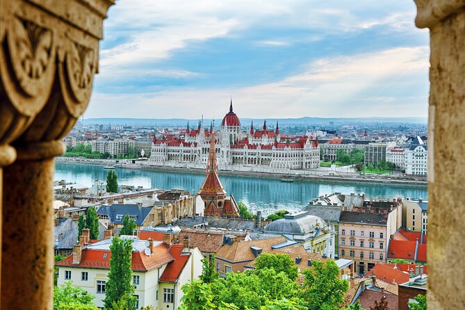 Budapest Scavenger Hunt and Highlights Self Guided Audio Tour - Starting at the Hungarian Parliament Building (and why that helps)