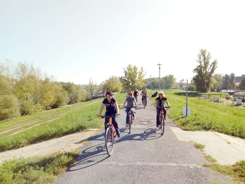 Budapest: Self-Guided Bike Tour to scenic Szentendre - Setting off from Budapest: where the day actually starts