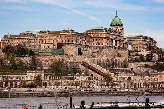 Budapest Sightseeing with Drink Included - Elisabeth Bridge Foot and Gellért Hill: The Viewpoint Moment