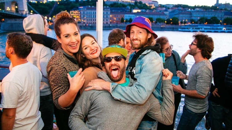 Budapest: Sip & Sail Danube Cruise with Unlimited Beer - Fisherman’s Bastion and Chain Bridge: the signature Budapest moment