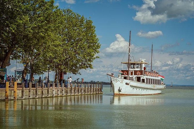Budapest to Lake Balaton and Porcelain Museum Private Day Tour - Balatonfüred: spa-town strolling with thermal spring energy