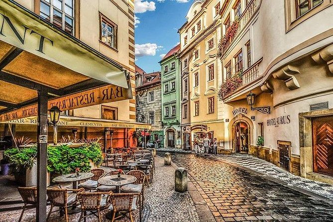 Budapest to Prague Private transfer with 2 hour sightseeing stop - A private ride that treats travel like part of the experience