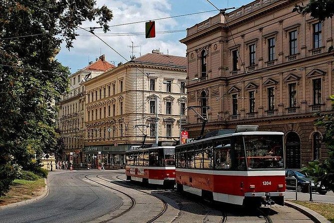 Budapest to Prague Private transfer with 2 hour sightseeing stop - Timing and arrival strategy for Prague without feeling rushed