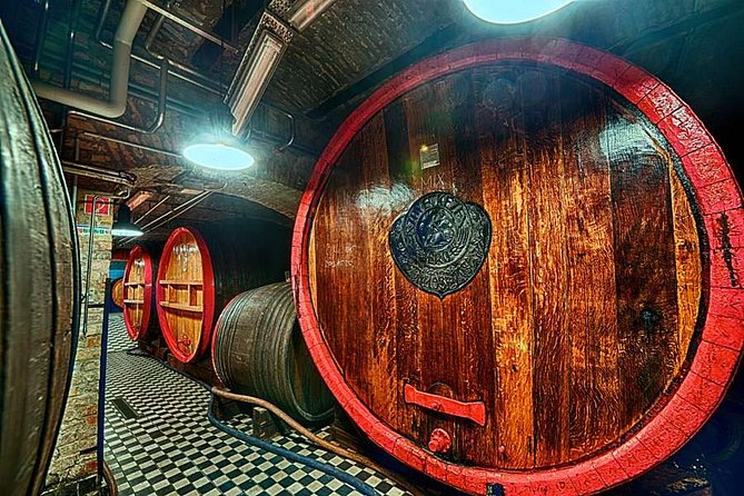 Budapest Tuk Tuk Tour with House of the Unicum Distillery Visit - Széchenyi Medicinal Bath and the Jewish Quarter edge: sightseeing with real context