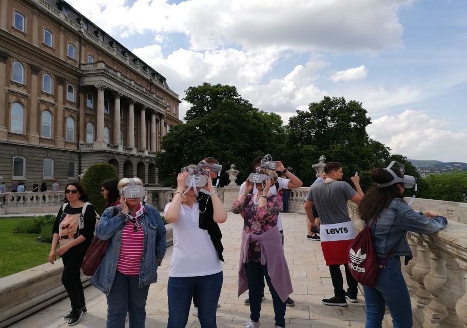 Budapest: Virtual Reality Tour in 8 Languages - Why the guide-led narration makes the VR feel educational