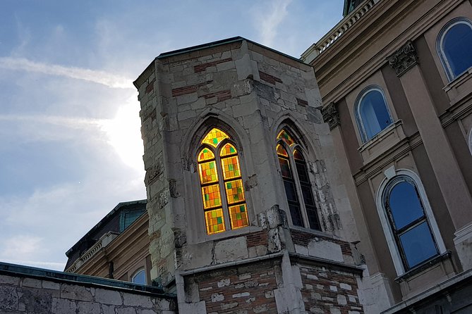 Budapest Walking Tour with Your Private Guide: 20+ Highlights - Central Market Hall and lángos: fuel that also teaches local life