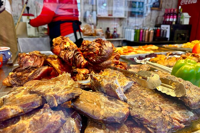 Budapest Wonderland - A Christmas Market Tour with Chimney Cake & Mulled Wine - How the guide turns markets into understanding