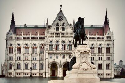 Capital Budapest - Half Day Private Tour (4hr) - Where you meet, where you end, and why the route feels efficient
