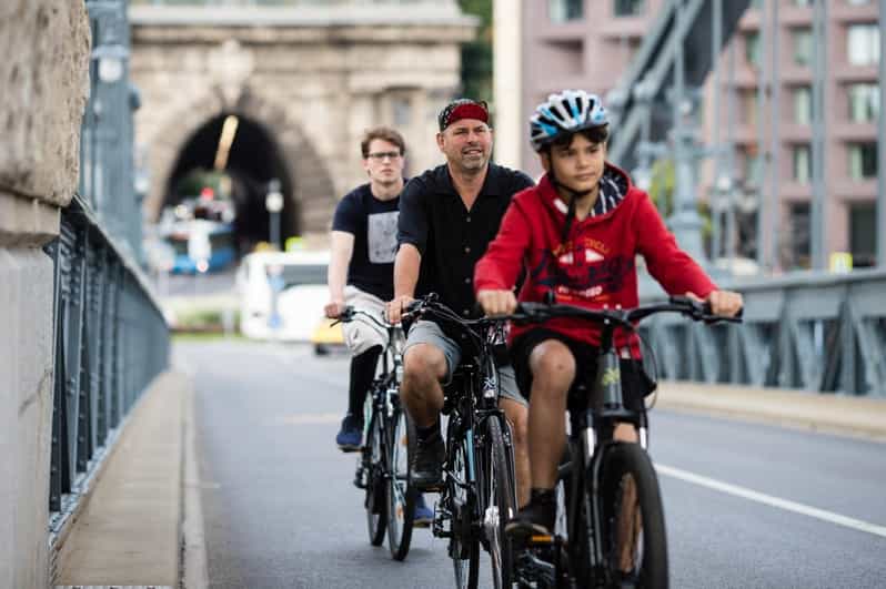 Choose a bicycle and make your own tour in Budapest-24 hrs - Castle District on Two Wheels: More Access, Less Sweat