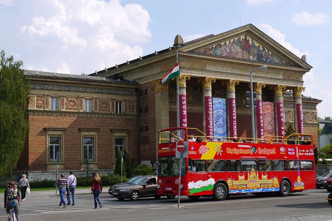 City Sightseeing Budapest Hop-On Hop-Off Bus and Boat Tour - Buda Side Time: Gellért Bath, Castle Garden, and the Funicular/Siklo Stop