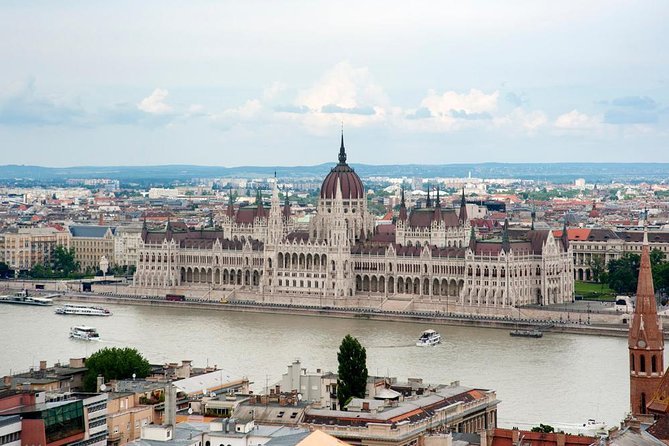 Classic Walk in Budapest - A 3-Hour Jumpstart Across Buda and Pest