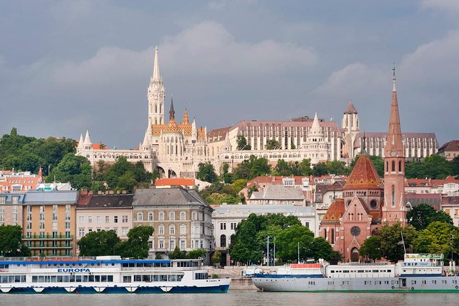Classic Walk in Budapest - Sandor Palace and Historical Uniforms: A Quick Peek at Power