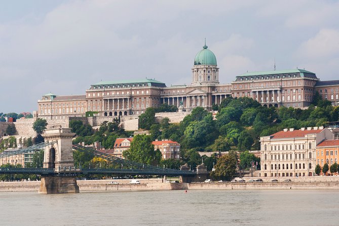 Classic Walk in Budapest Historical Center - From Váci Street to the Danube: the sights that set the tone