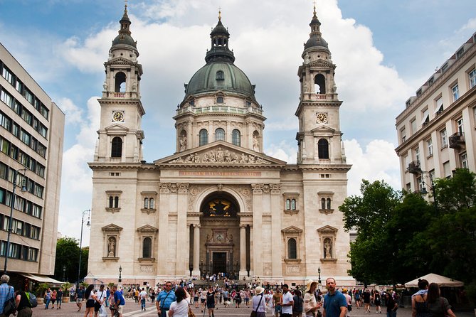 Classic Walk in Budapest Historical Center - Szabadság tér and Kossuth Lajos Square: monuments with sharp historical edges