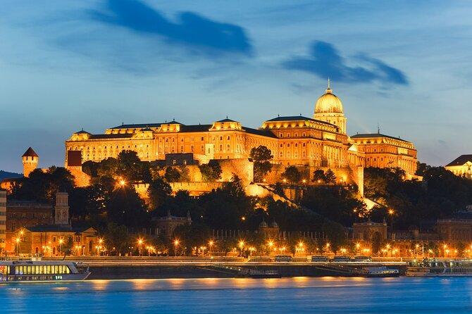 Cocktail Cruise and City Views on the Danube in Budapest - Chain Bridge, Margaret Bridge, and Parliament lighting