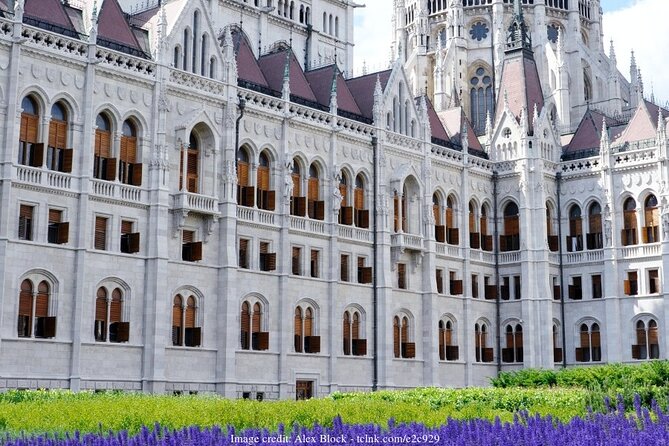 Communism in Budapest: Private Tour with House of Terror Museum - Falk Miksa street and the Columbo statue: history with a wink